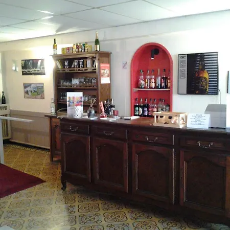 לינה וארוחת בוקר L'auberge De Chaussin