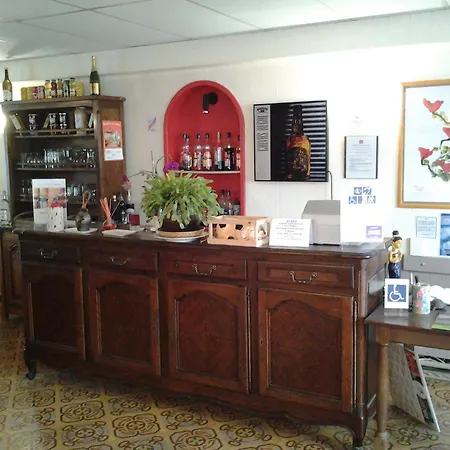 לינה וארוחת בוקר L'auberge De Chaussin